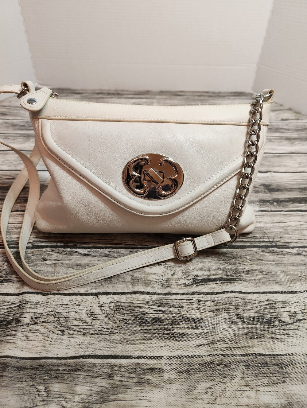 Emma Fox Off-White Leather Crossbody/shoulder Bag.